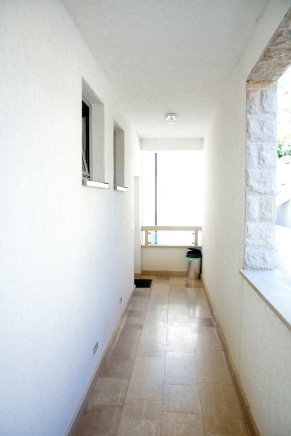 Apartment Dobrota Kotor Exterior photo